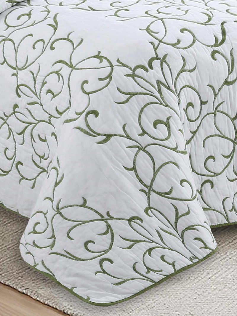 Reversible Cotton Quilt Set Embroidered & Cozy Bedding