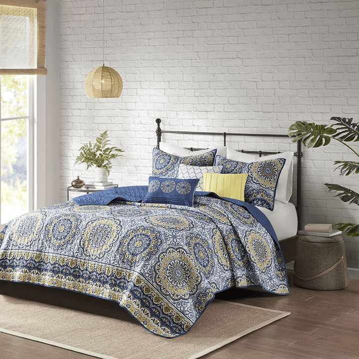 6 Piece Reversible Quilt Set with Throw Pillows - posh&amp;polish variety