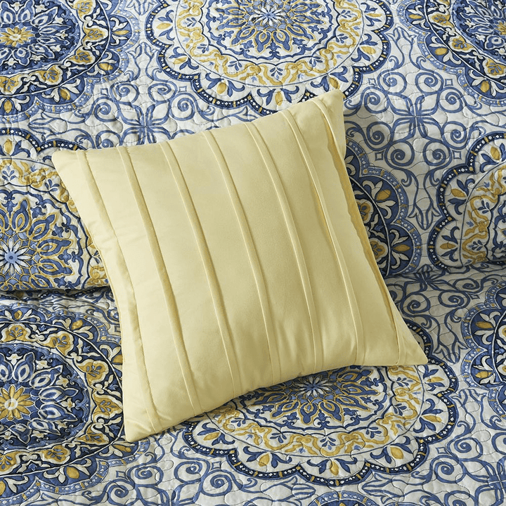 6 Piece Reversible Quilt Set with Throw Pillows - posh&amp;polish variety