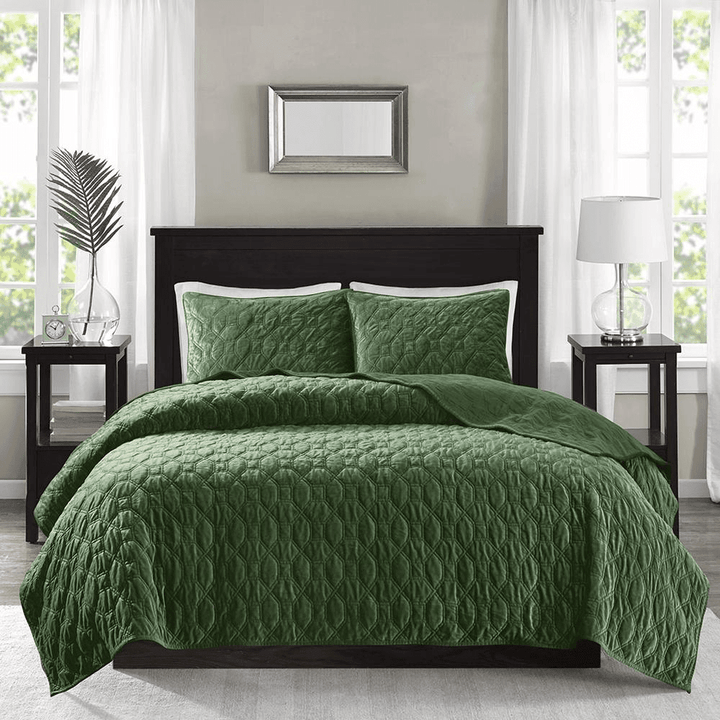 Harper Velvet Quilt Set, 3-Piece – Green - posh&amp;polish variety