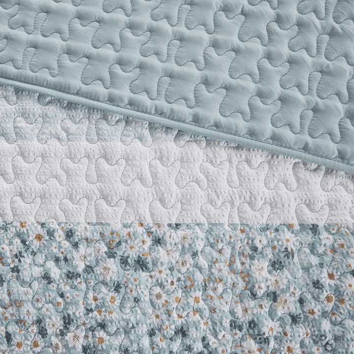 Madison Park Caralie 4-Piece Seersucker Quilt Set - posh&amp;polish variety