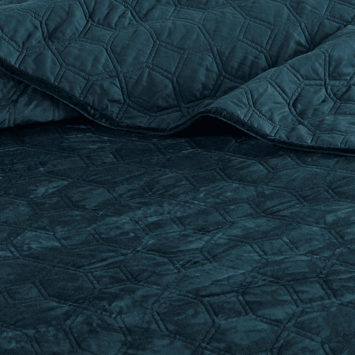 Madison Park Harper Velvet 3-Piece Quilt Set – (Full/Queen) - posh&amp;polish variety