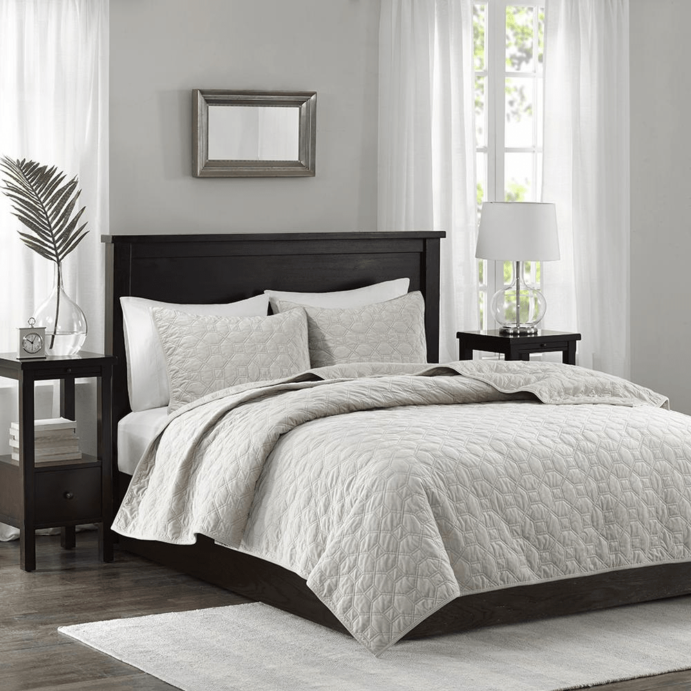 Madison Park Harper Velvet 3-Piece Quilt Set – (Full/Queen) - posh&amp;polish variety